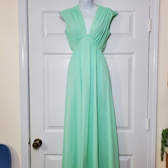 VINTAGE ILGWU Miss Elaine peignoir set - Picture 2 of 16